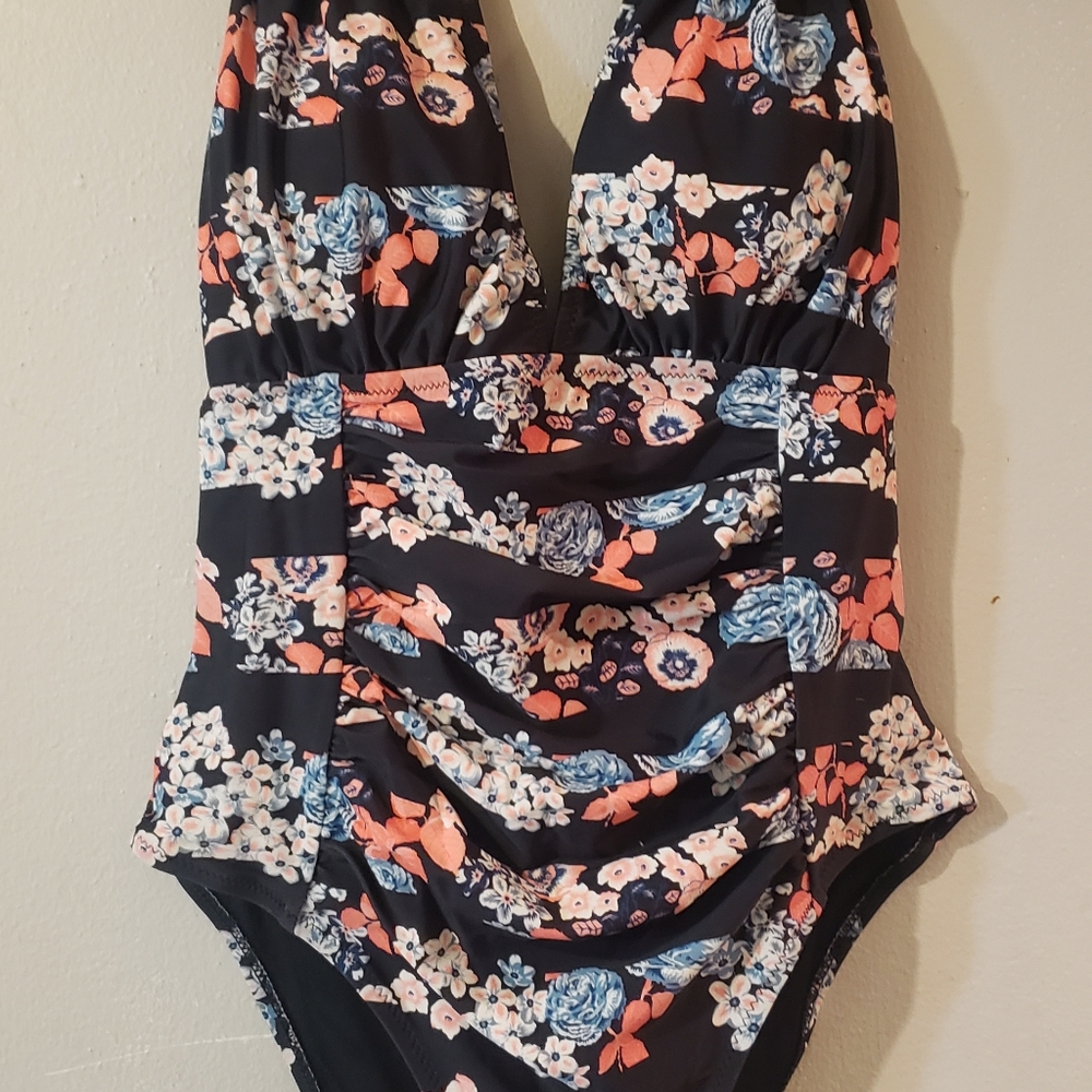 1 peice bathing suit